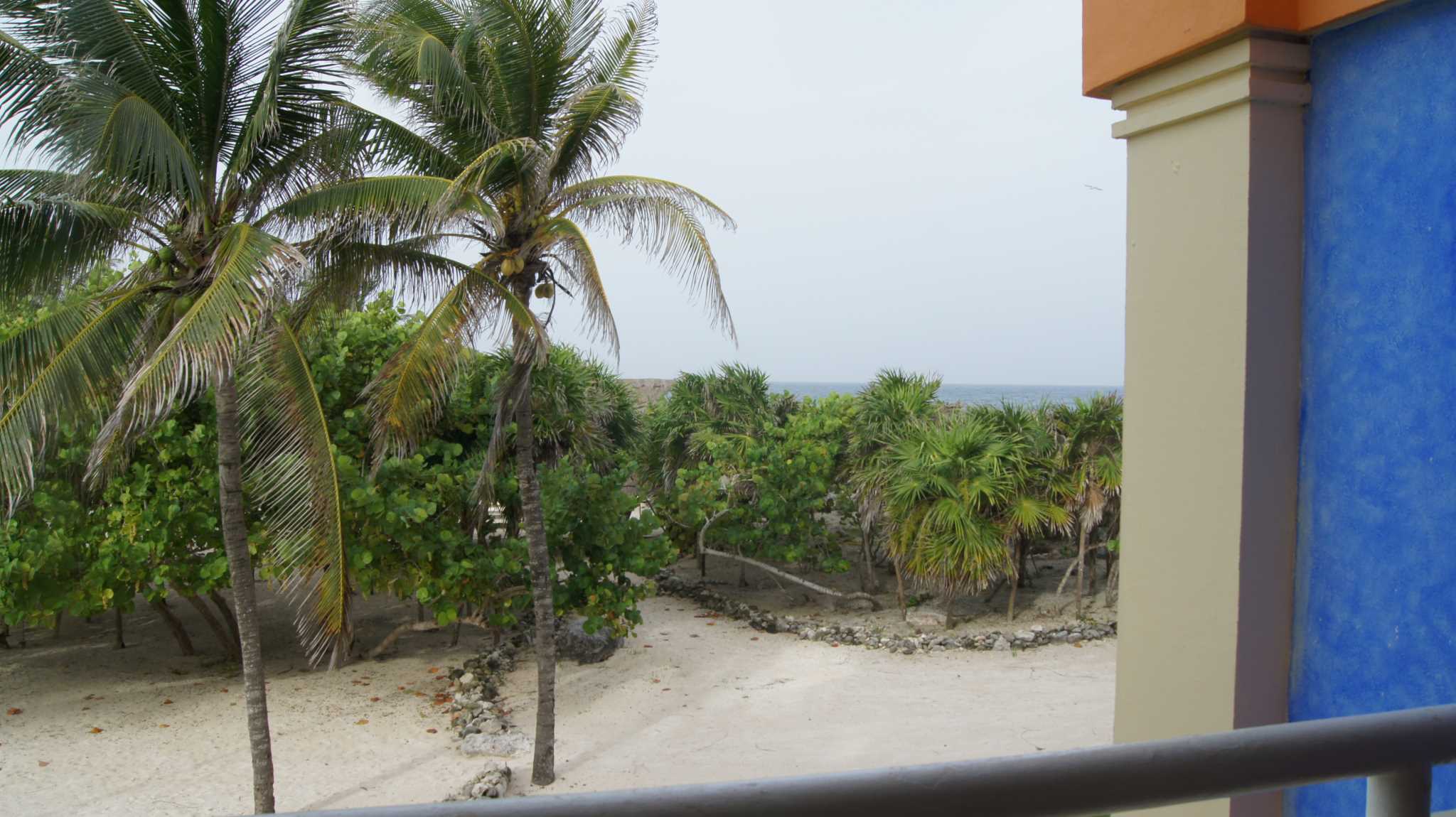 Бахиа Принцип (Мексика). Вид на море из номера. Bahia Principe - sea view from the villa